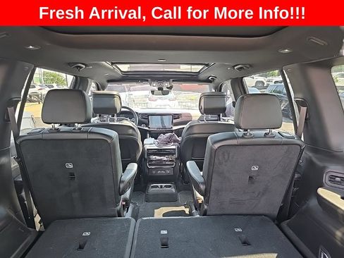 Used 2023 Jeep Wagoneer Series II AWD/4WD image 13