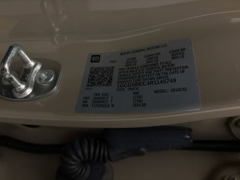 Used 2024 Chevrolet Colorado W/T image 23