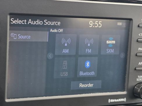 Used 2020 Toyota RAV4 LE AWD/4WD image 25