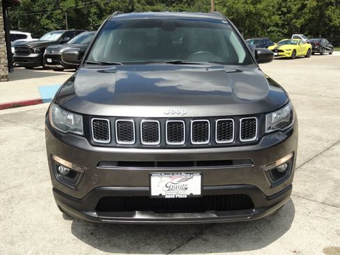 Used 2021 Jeep Compass Latitude AWD/4WD image 2