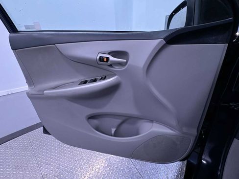 Used 2012 Toyota Corolla LE image 26