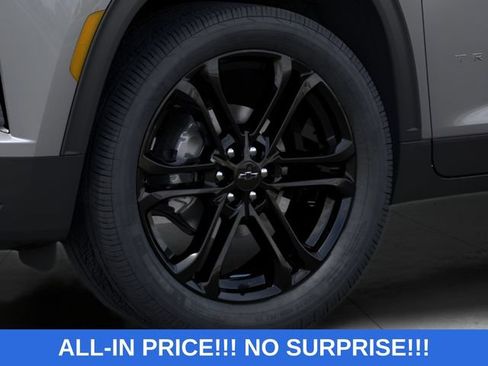 New 2027 Chevrolet Traverse LT w/ Driver Confidence Package FWD image 9