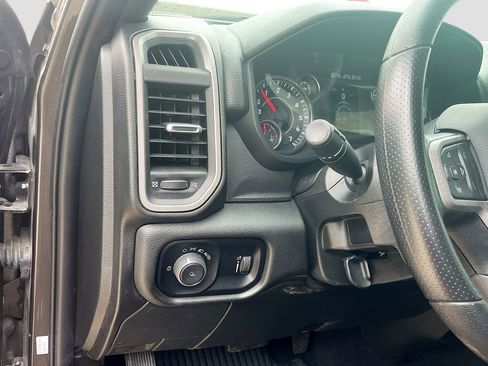 Used 2024 RAM 2500 Tradesman w/ Chrome Appearance Group AWD/4WD image 10