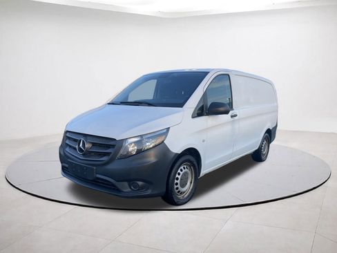 Used 2018 Mercedes-Benz Metris image 3