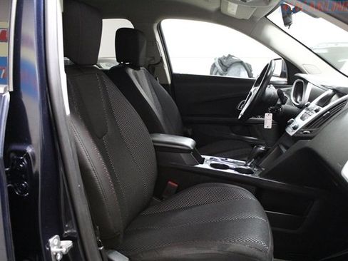 Used 2017 Chevrolet Equinox LT w/ Convenience Package image 40