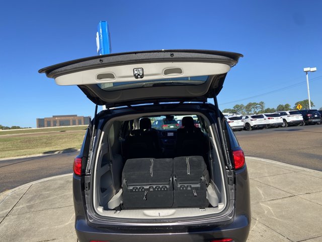 Used 2023 Chrysler Voyager LX FWD image 26