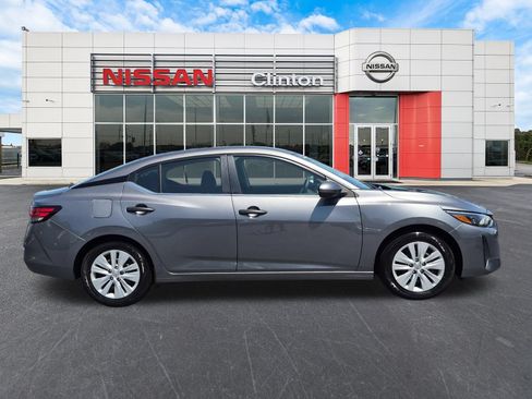 Used 2025 Nissan Sentra S FWD image 2