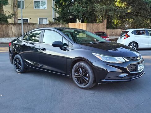 Used 2017 Chevrolet Cruze LT w/ Convenience Package image 15