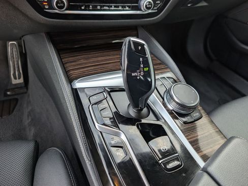 Certified 2023 BMW 530e xDrive w/ Premium Package image 19