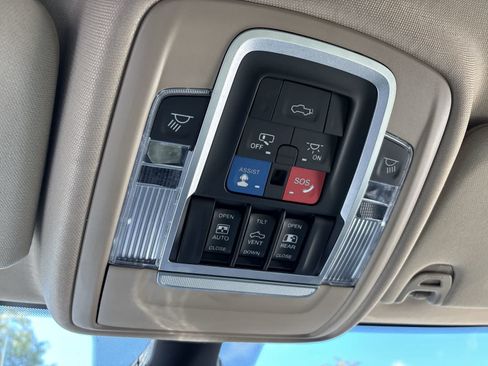 Used 2019 RAM 2500 Laramie AWD/4WD image 27