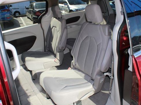 Used 2021 Chrysler Voyager LX image 13