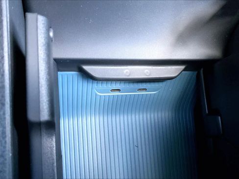 New 2025 Volvo EX30 Ultra w/ Protection Package Premier image 23