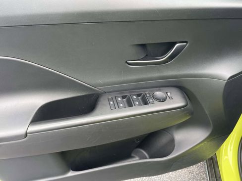 Used 2025 Hyundai Kona SEL AWD/4WD image 14