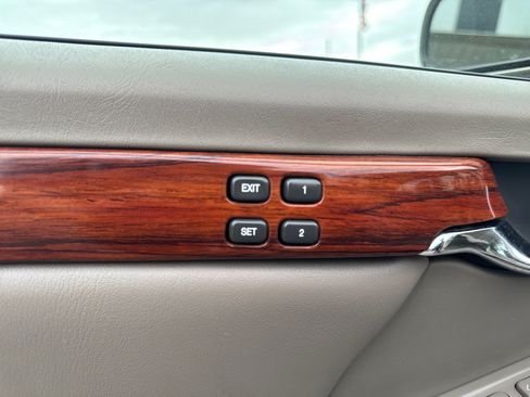Used 2000 Cadillac De Ville w/ Comfort/Convenience Pkg FWD image 15