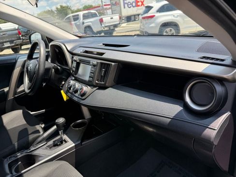 Used 2014 Toyota RAV4 LE AWD/4WD image 29