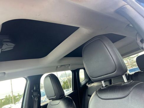 Used 2016 Jeep Renegade Limited AWD/4WD image 12