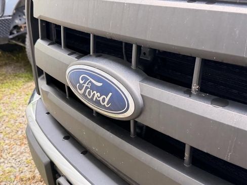 Used 2017 Ford F150 XL w/ Equipment Group 101A Mid AWD/4WD image 13