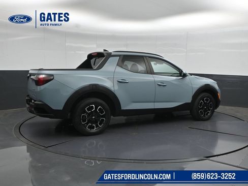 Used 2022 Hyundai Santa Cruz SEL Premium AWD/4WD image 2