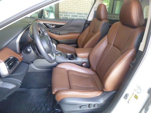 Certified 2022 Subaru Outback Touring w/ Popular Package #2 image 6