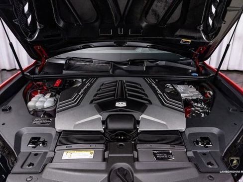 Used 2024 Lamborghini Urus S image 8