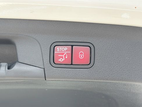 Used 2024 Mercedes-Benz GLE 350 4MATIC image 13