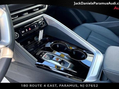 Used 2025 Audi Q5 Premium w/ Convenience Package image 11