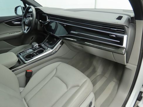 Used 2021 Audi Q7 3.0T Premium Plus image 16
