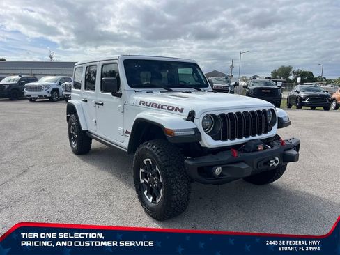 Used 2024 Jeep Wrangler Unlimited Rubicon AWD/4WD image 3