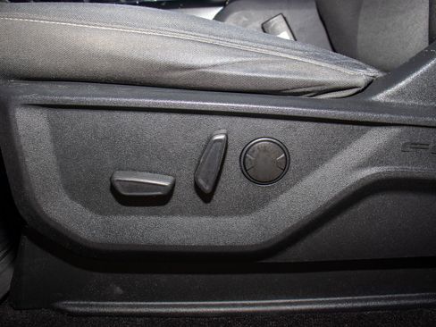 Used 2022 Ford F150 XLT w/ Equipment Group 302A High image 16