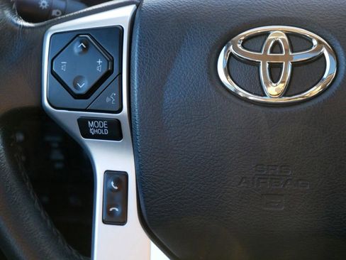 Used 2021 Toyota Tundra 4x4 CrewMax image 19