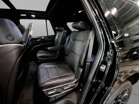 Used 2022 Cadillac Escalade Sport Platinum AWD/4WD image 21