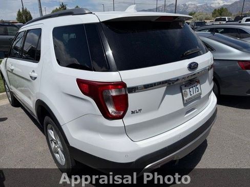Used 2016 Ford Explorer XLT w/ Equipment Group 202A AWD/4WD image 10