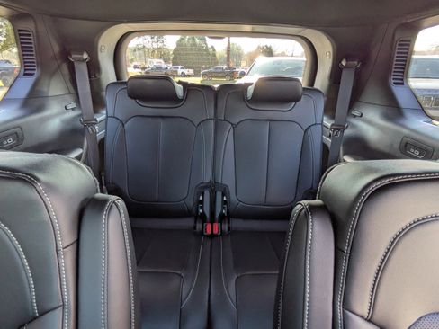 New 2025 Jeep Grand Cherokee L Limited w/ Luxury Tech Group II AWD/4WD image 16