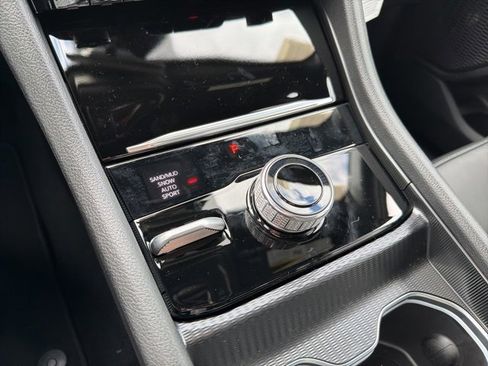 New 2025 Jeep Grand Cherokee Limited image 15