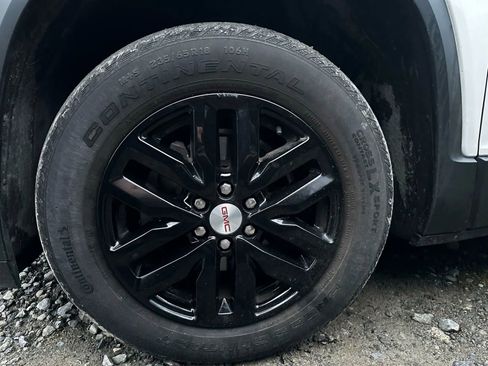 Used 2019 GMC Acadia SLT image 25