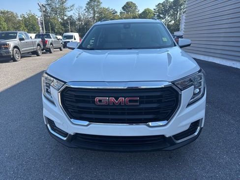 Used 2023 GMC Terrain SLE w/ Driver Convenience Package image 8