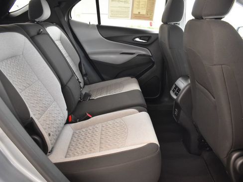 Used 2024 Chevrolet Equinox LT FWD image 16