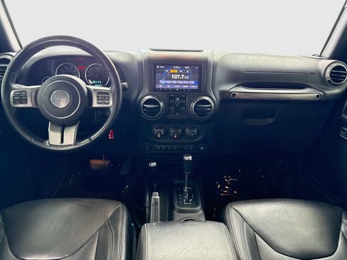 Used 2018 Jeep Wrangler Unlimited Sahara AWD/4WD image 20