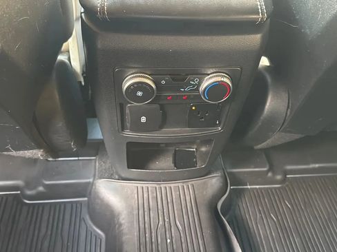 Used 2020 Ford Explorer Limited image 30