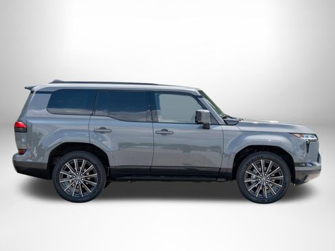 Used 2026 Lexus GX 550 w/ Accessory Package (2T) AWD/4WD image 9