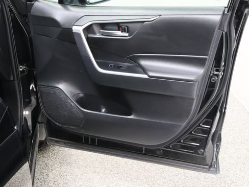 Certified 2025 Toyota RAV4 XLE FWD image 35