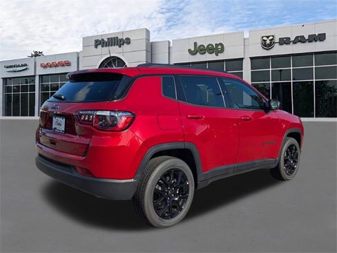New 2026 Jeep Compass Latitude image 4