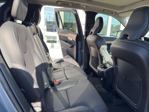 Used 2023 Volvo XC90 B5 Plus w/ Protection Package Premier image 10