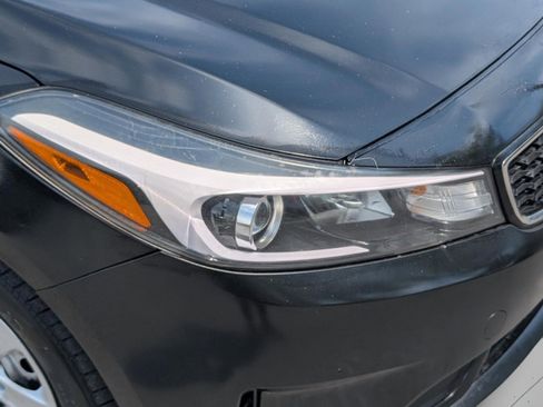 Used 2017 Kia Forte LX FWD image 10