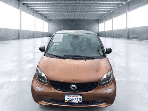 Used 2016 smart fortwo pure image 2