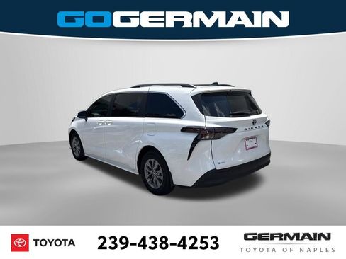 Used 2026 Toyota Sienna LE FWD image 5