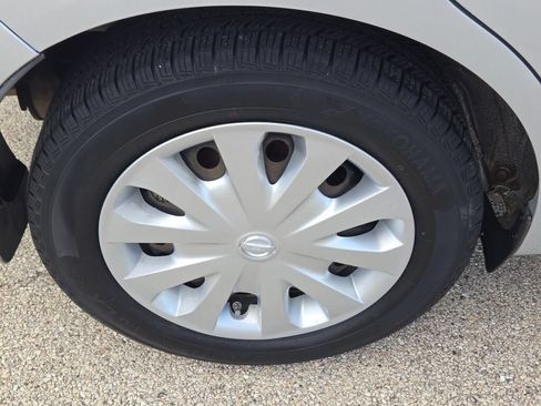 Used 2015 Nissan Versa Note SV FWD image 9