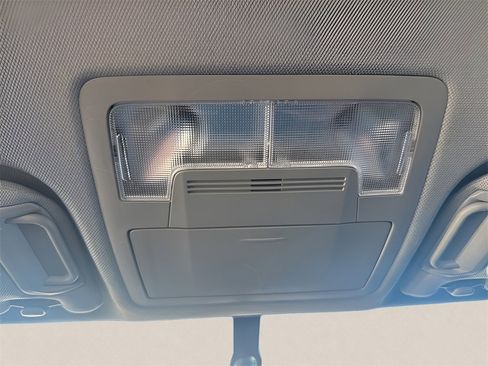 Used 2016 Toyota Camry XLE image 25