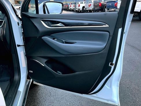 Used 2024 Buick Enclave Premium image 24