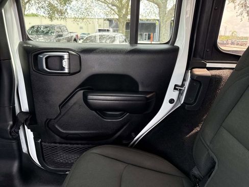 Used 2021 Jeep Wrangler Unlimited Sport image 14